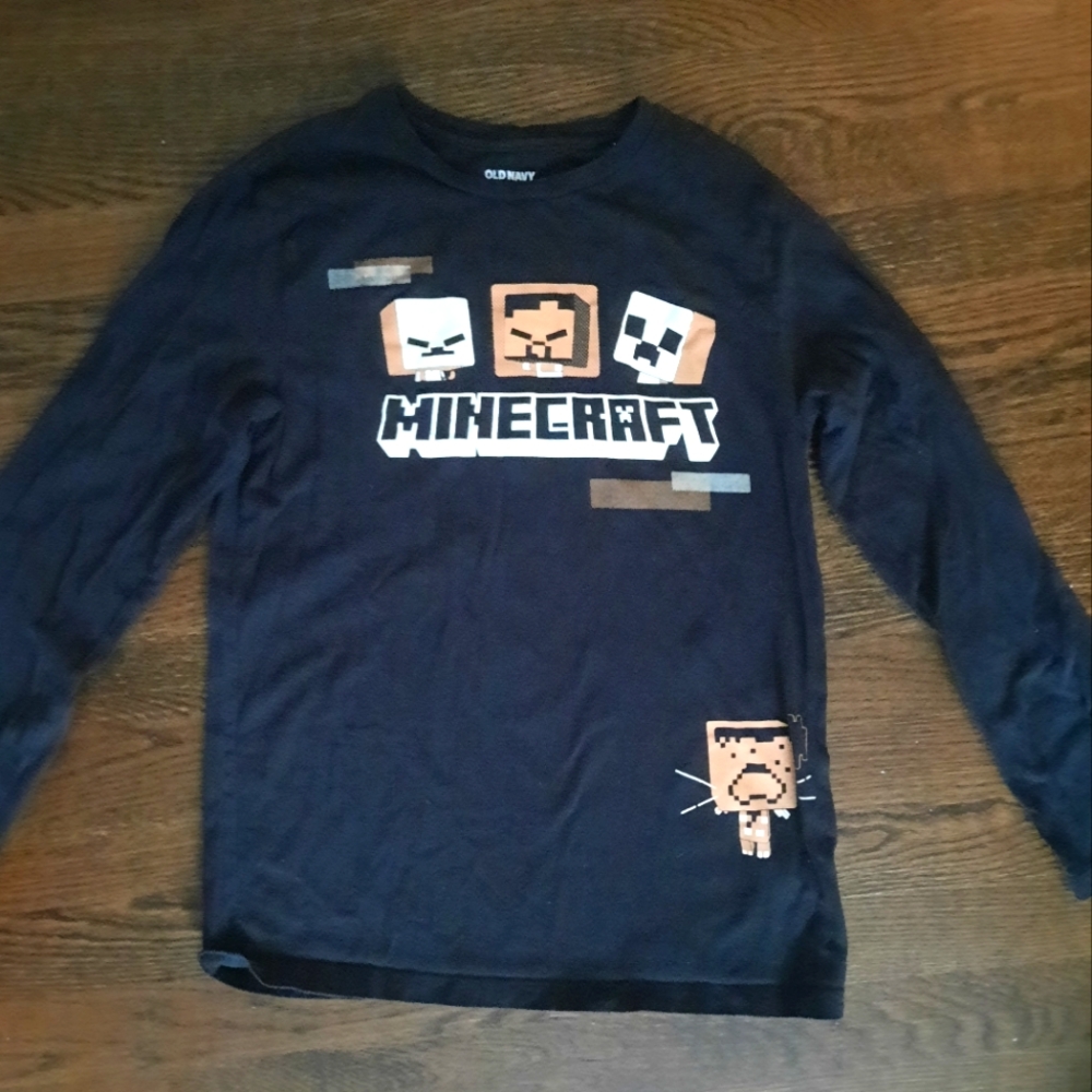 Old Navy Minecraft shirt Boys Size 14-16